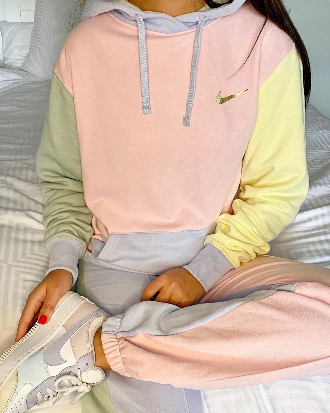 Nike swoosh pastel best sale hoodie