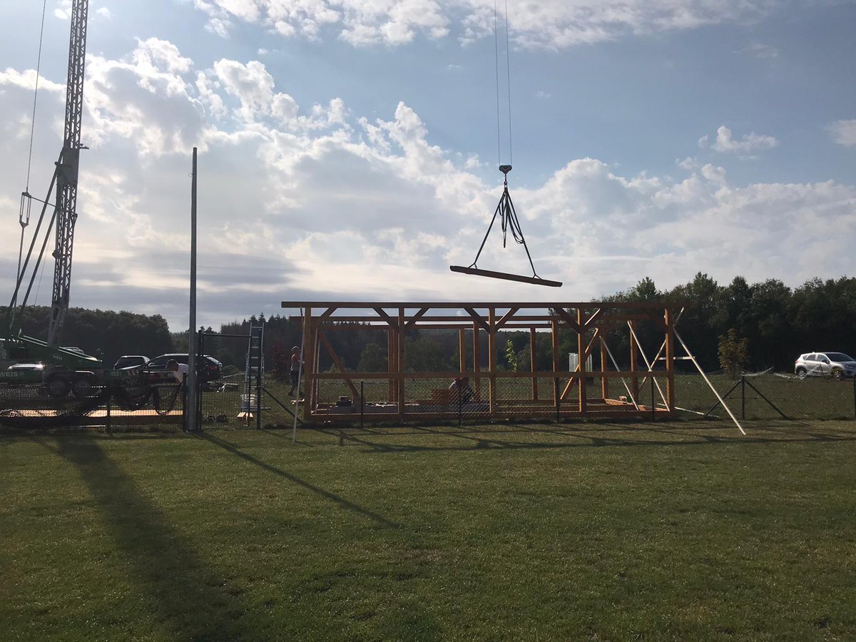 STORMBaseball5's tweet photo. "Wer will fleißige Handwerker sehn?
Der muss nach #Hünstetten gehn."

Die Dugouts werden zwar nicht "Stein auf Stein" gebaut, aber der Baufortschritt ist beeindruckend. 
 
Immer samstags werkeln die #BaseBall er auf dem Dickman Field. 

🥰⚾️🥎💙💛 https://t.co/wm0abrlcni