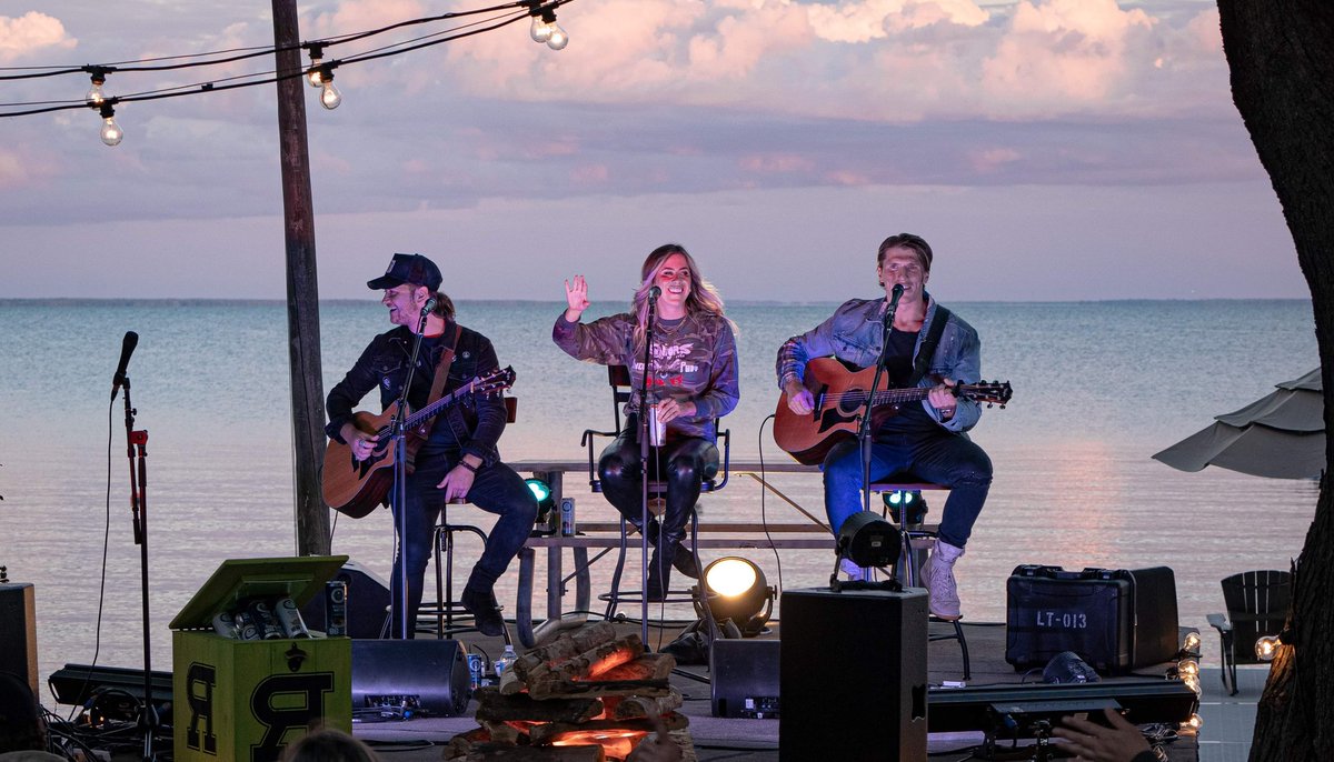 TourBusEnt's tweet photo. Great #longweekend show with @thereklaws in #Hawkestone on the @TourBusEnt #BackYardin Home Concert Series. If you missed there are a few tickets left for Friday nights show in #Orangeville Grab'em now at https://t.co/CeLEBPeOUs https://t.co/xfidufzRWp