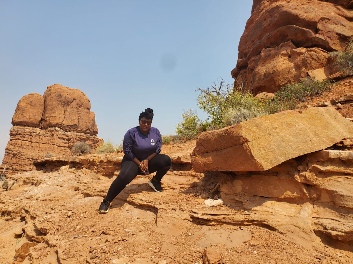 GeoLatinas's tweet photo. Hola! 

I hope everyone is enjoying #BiGWeek so far! I @future_rift_doc have been granted the honor of taking over the account this week! 

I will be live tweeting from panels, sharing geo content and highlighting fellow colleagues and why #DiversityInGeoscience is important! https://t.co/nYuoNCUuRB