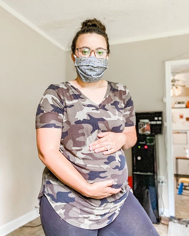 “This certainly isn’t how I pictured my second pregnancy. Masked and quarantined.⁣
⁣For all my pregnant mamas out there, it’s okay to grieve.⁣”
.
.
.
.
<a href="/blairs_mommy/">REDD❤</a> ❤️