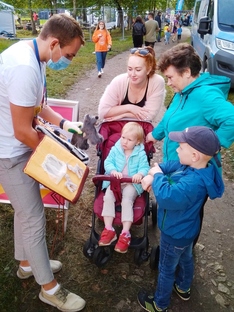 spblfb's tweet photo. Last Saturday we presented our Library at the festival🍁 So many people were comin during the day to explore some of our editions📜 #ДоброФест https://t.co/3U436b6Nf9