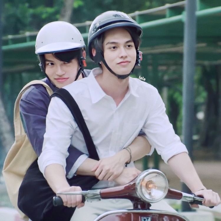 BwiYii's tweet photo. Luôn bên cạnh nhau na. Luôn ủng hộ hai người #GotYourBackBright https://t.co/NNFVJ55LMS