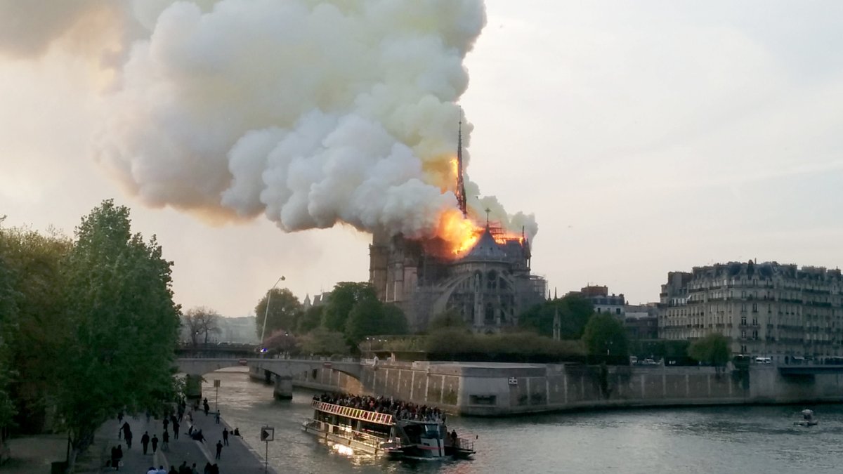 IPGP_officiel's tweet photo. Les retombées de plomb liées à l'incendie de Notre-Dame cartographiées dans le miel 🐝! Une équipe internationale a détecté de légères anomalies de concentration en Pb dans les miels de ruches de la région sous le vent de l'incendie. Via @EnvSciTech ➡️https://t.co/QkeAbGysxJ https://t.co/XIZPzu017S