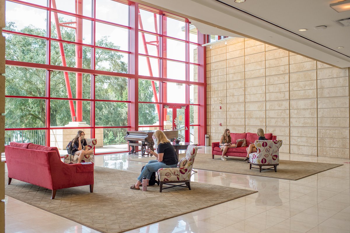 FLSouthern's tweet photo. Large windows and comfy couches makes the Christoverson lobby a popular place to rest between classes. Mocsie loves it that these students are masked up and keeping their distance. Don't forget, we DO have class today!
#MocsMaskUp #BeLikeMocsie #LaborDay https://t.co/Gdb4Z8ZXcl