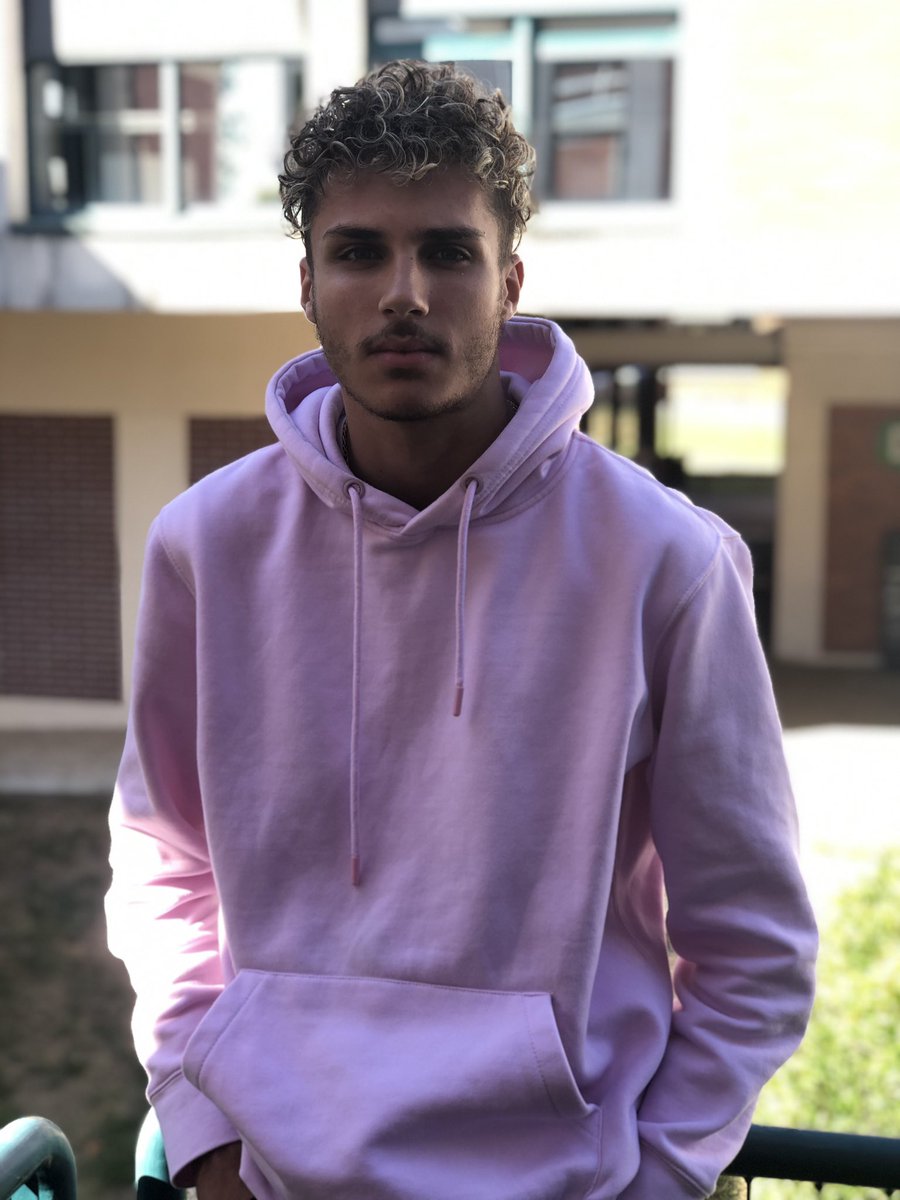 efrei_270's tweet photo. Nouveau sur Twitter 👉🏼👈🏼 #efreire #efreigoulag https://t.co/xrZpIKp8Xb