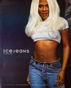 VaultOf1520's tweet photo. ICONIC. @LilKim 😍🐝 https://t.co/I14blHPeEV