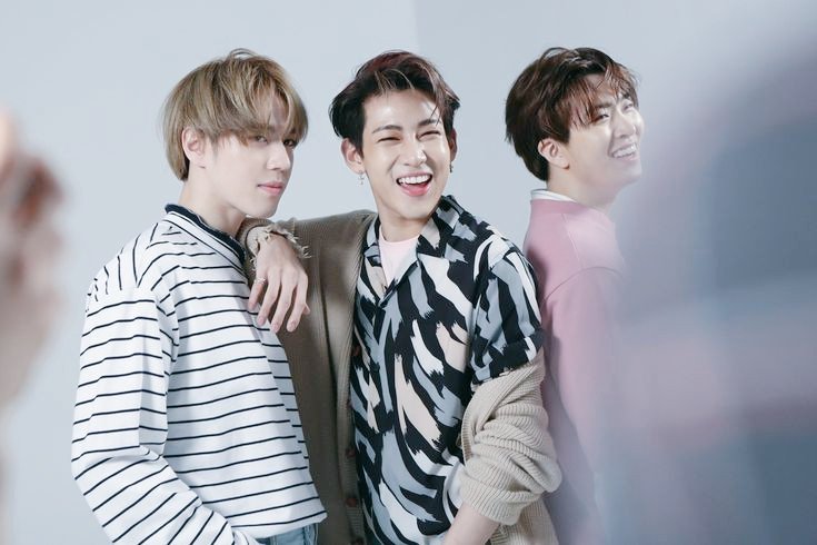 fordefseul's tweet photo. — Ex and Whys ; gotvelvet au

It was all fun and games, until the unnie line lost. So the maknae line, being “playful” that they are— dared them to do the new challenge that they saw on tiktok. https://t.co/68R0XGUQ3q