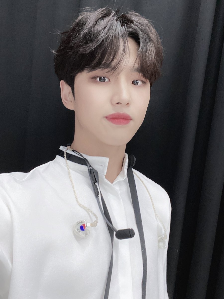 CUBE_PTG's tweet photo. [#홍석] 야무진 입술 💋 https://t.co/MLPkffaKKm