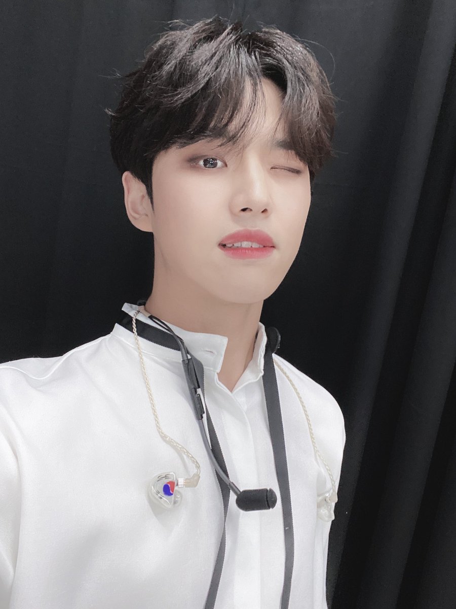 CUBE_PTG's tweet photo. [#홍석] 야무진 입술 💋 https://t.co/MLPkffaKKm