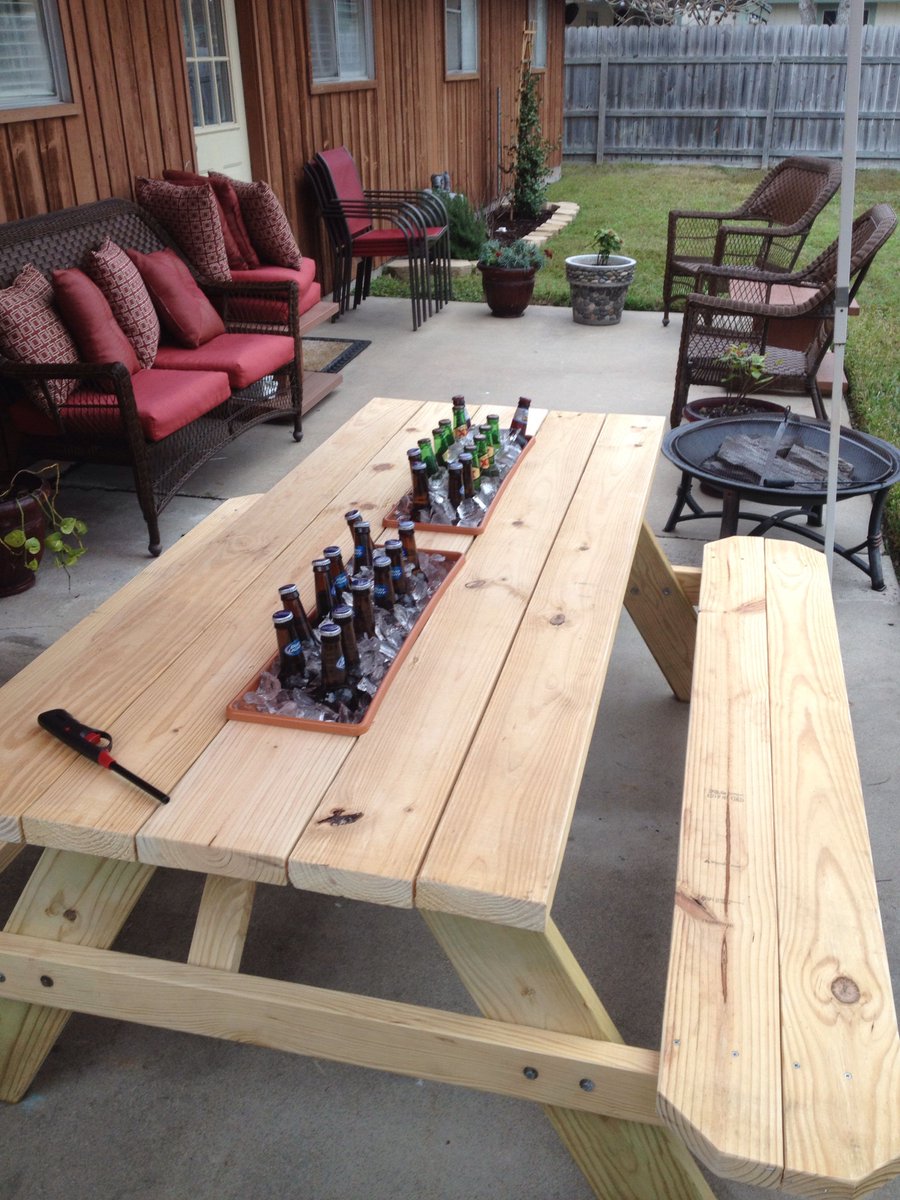 jonescoinc's tweet photo. Picnic and patio tables with drink coolers? What kind of sorcery is this and where do I pick mine up?! #cooldrinks #tablefun #jonesco https://t.co/L9Xi3o5Lqj