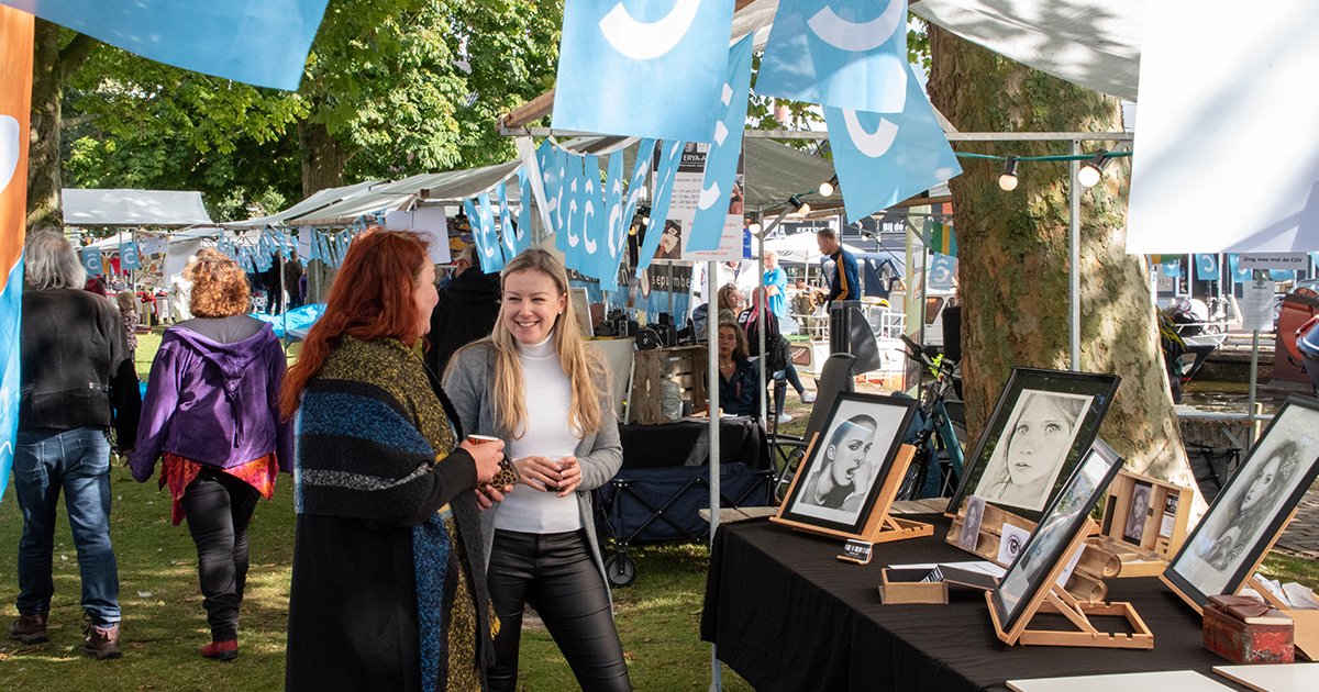 Zaterdag 12 september organiseren wij  samen met Bibliotheken Mar en Fean, het <a href="/PosthuisTheater/">Posthuis Theater</a> en <a href="/MuseumHveen/">Museum Heerenveen</a> de coronaproof editie van de Cultuurplein(markt)🥳 op het Geerts Willigenplein in Heerenveen🤩

📸: Janita Baron #ikcultuur #wijculturen #wijblijvenculturen #culturen