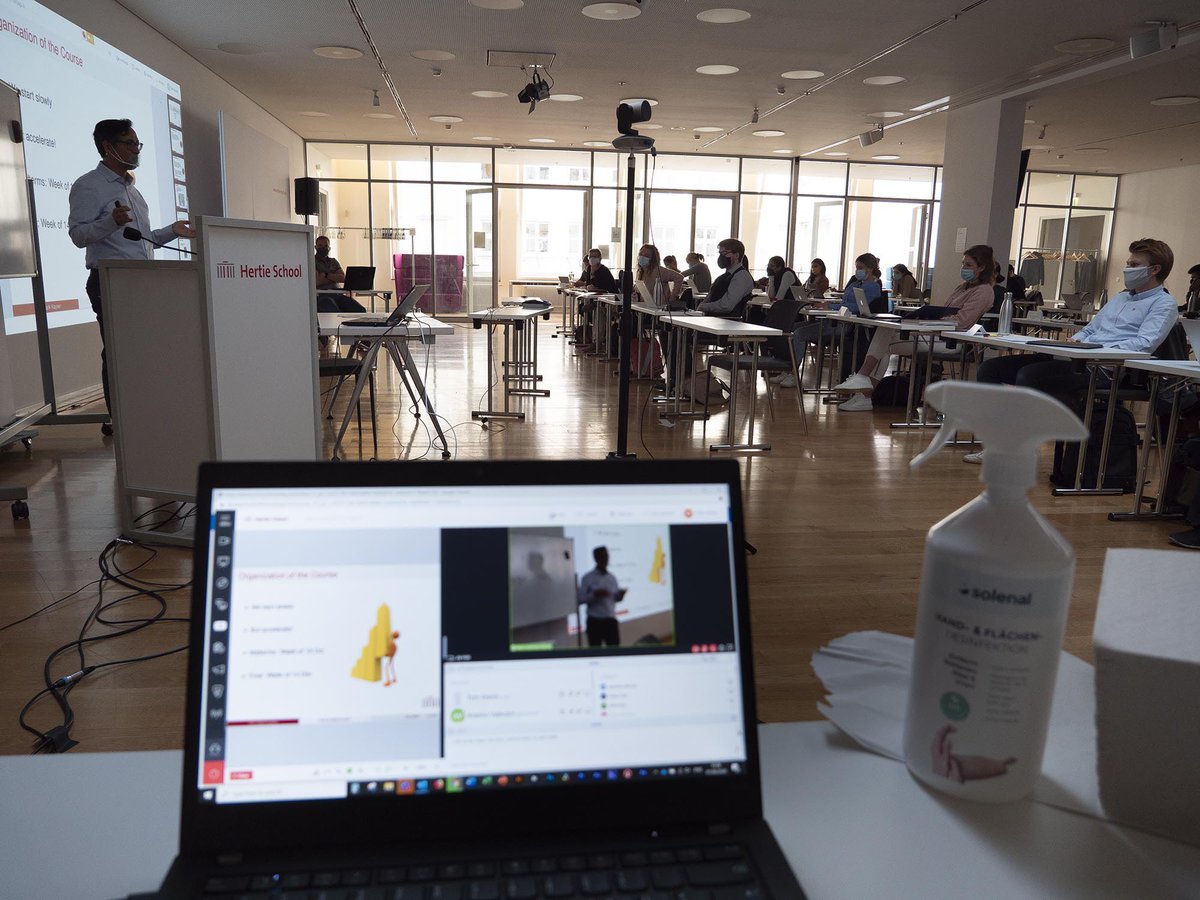thehertieschool's tweet photo. First day of class! Our teams have been hard at work crafting our #hybridteaching approach. Here is Prof. @kayserma's statistics class. Half the students are present, half are online.
 
Good luck to all our students! #hertielove
 
(Thanks for the pic, @ZornAnnika) https://t.co/PGSbpIobGc