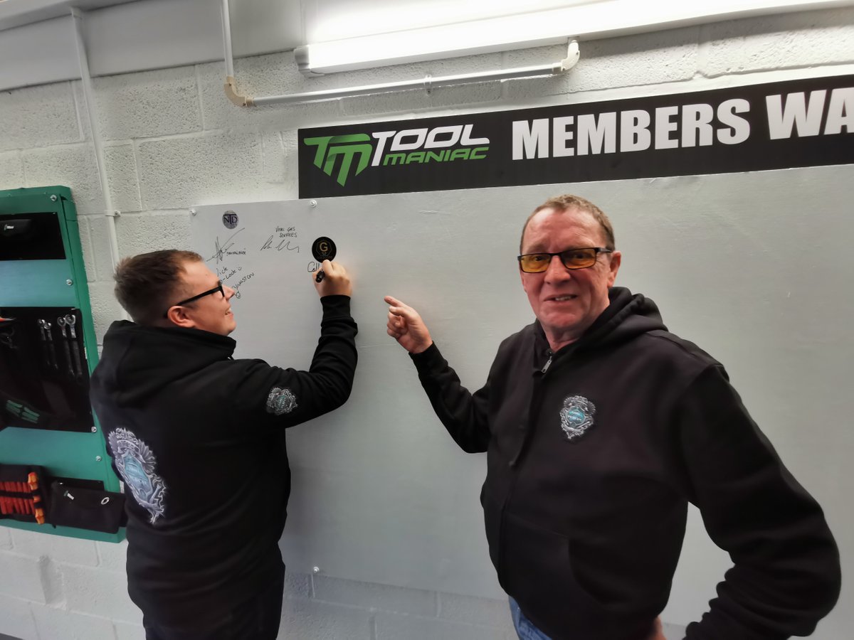 ToolManiacUK's tweet photo. Saturday morning was a busy one at Tool Maniac HQ. We had three utter Maniacs turn up so we couldn't let Callum & Tom from @goldcoreelec & Neil from @ntdelectricalservicesltd leave without signing our members wall.™️
#totaltoolmaniacs #tmhq #memberswall
@weratoolsuk @knipex_uk https://t.co/MPpV8ar8I1