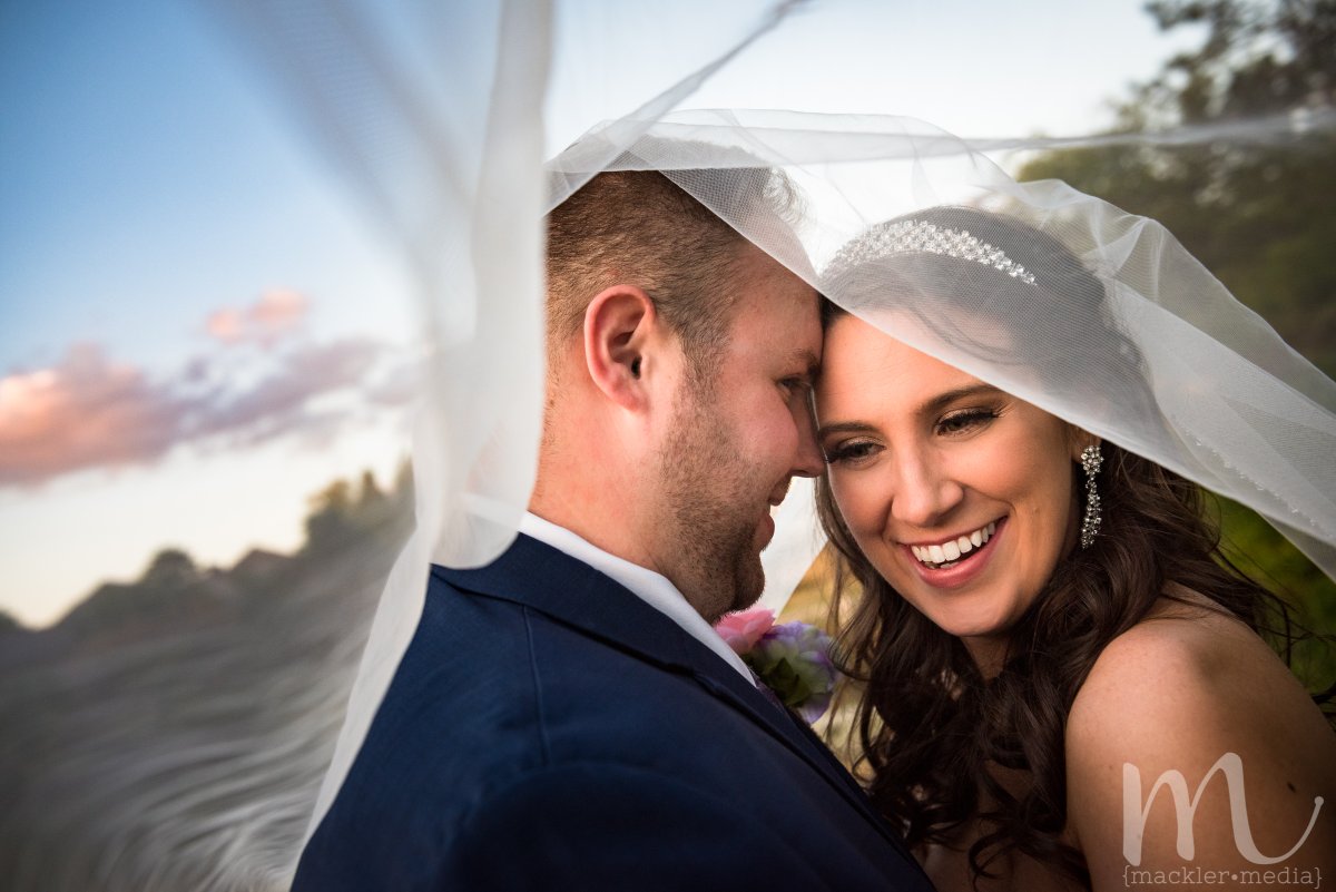 MacklerMedia's tweet photo. Friday was a beautiful day for a wedding and these two radiated happiness! Congrats Hannah and Eric! #crabtree2b2020 #columbusweddingphotographer #cbuslove #614bigday #ohtheheart https://t.co/tAYybQvI9x