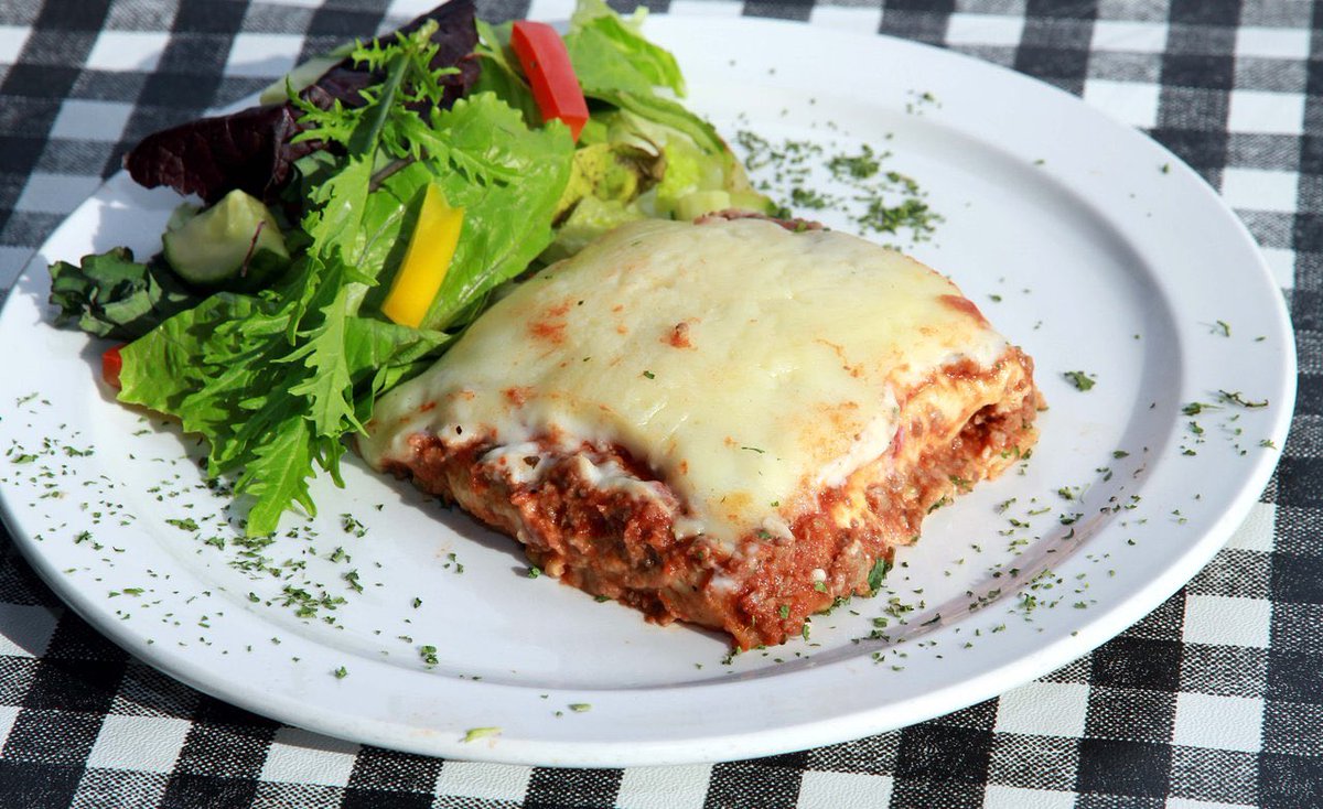 TheTeaBrewery's tweet photo. Want a delicious at-home meal with very little work? Drop by The Tea Brewery to pick up a gourmet meal from The Italian Market. All fresh-frozen and ready to pop into your oven. Dinners like meat or veggie lasagne, meat cannelloni, spinach/cheese manicotti, meatballs with penne. https://t.co/Bca0qs06rJ
