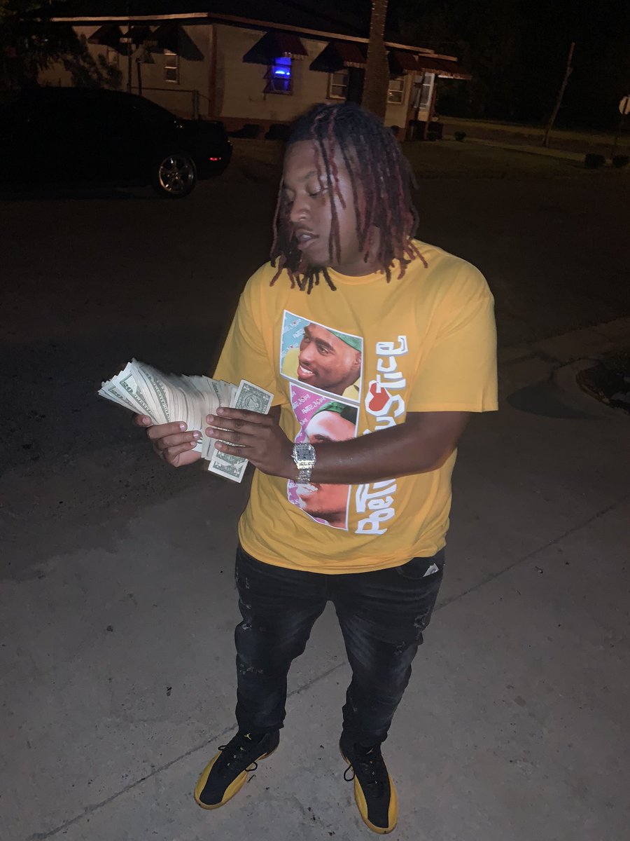 King_Kord2's tweet photo. Take a loss thatโs apart of the grind. If they print it den imma go get it ๐ฐ๐๐พโโ๏ธ #videoshoot #TJames #LilBam https://t.co/HHPP1WyYNF