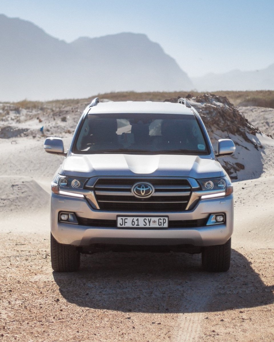ToyotaLATAM's tweet photo. Disfrutando un momento en el sol. #LandCruiser https://t.co/wxMsGNcdCp