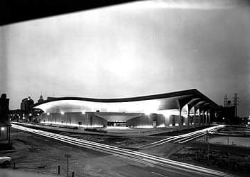 areasvellas's tweet photo. New Orleans Rivergate Convention Center...1968 (now demolished)...
Nathaniel Curtis Jr. 1917-1997 &amp; Arthur Q. Davis Architects...
Photograph by Frank Lotz Miller...
#architecture #arquitectura #NathanielCurtis #ArthurDavis https://t.co/Jag0xVzFGF