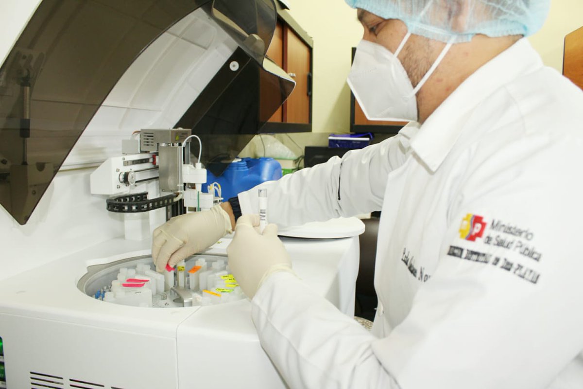 DPS_LosRios's tweet photo. #Guayas | El Laboratorio del Hospital Básico Playas es imprescindible para detectar patologías y emitir diagnósticos precisos, a fin de asegurar una atención de calidad. Este 2020, a la fecha ingresaron 24522 usuarios para realización de biometrías, uroanálisis, entre otros. https://t.co/LndF8Ep8PZ