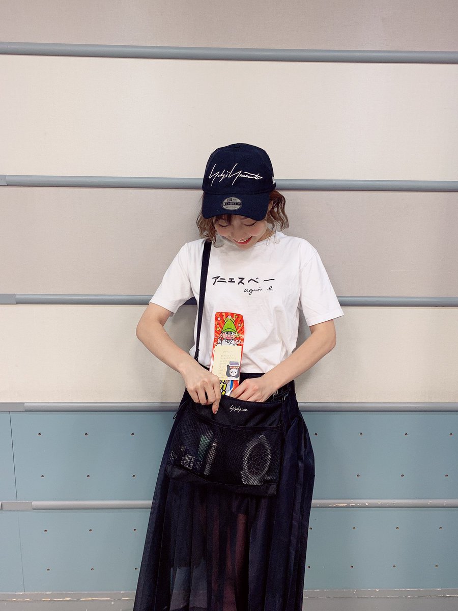 dasuwaikaa's tweet photo. 今日新婚ホヤホヤの丸山桂里奈さんがくれたイカソーメンが長すぎて、帰り道カバンからはみ出てた🦑🤣
#祝 #10000Tweet #末永い幸せのお裾分け💍 https://t.co/iOLW4iBRb1