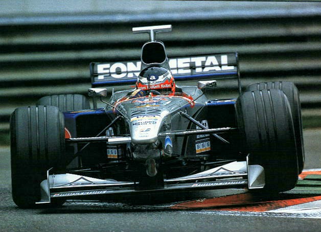 Bassmanof40 Shinjinakano24 昔のf1は 腕力ないと乗れないマシンなのですね しかもシフトはhパターンなので 片腕でステアリング握ることも かつて中嶋悟さんが乗っていた ホンダv6ターボ1000馬力のロータス99tも かなり腕力が必要なマシンだったの