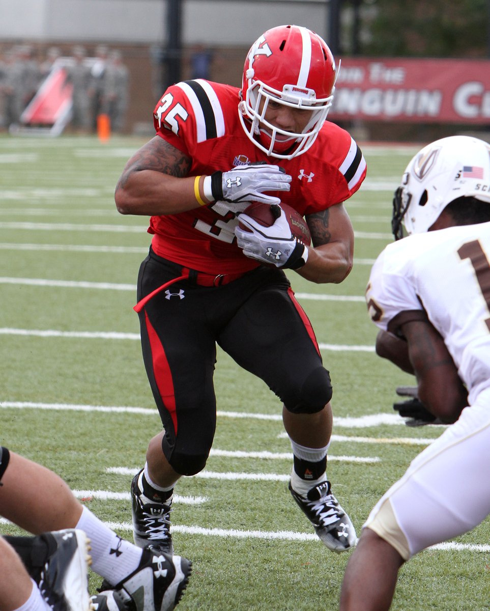 YoungstownStFB's tweet photo. In this #YSUMondayMoment we set a school-record with 7️⃣7️⃣ points in our 2011 home opener against Valparaiso ‼🐧🏈

📈 https://t.co/ixRc5gjII1

#GoGuins // #GritU https://t.co/JcnnY210Lq