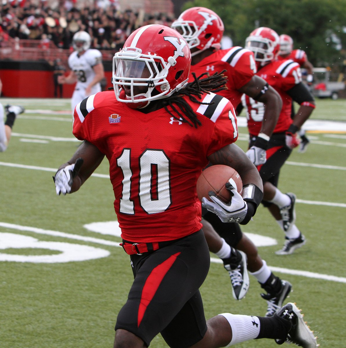 YoungstownStFB's tweet photo. In this #YSUMondayMoment we set a school-record with 7️⃣7️⃣ points in our 2011 home opener against Valparaiso ‼🐧🏈

📈 https://t.co/ixRc5gjII1

#GoGuins // #GritU https://t.co/JcnnY210Lq