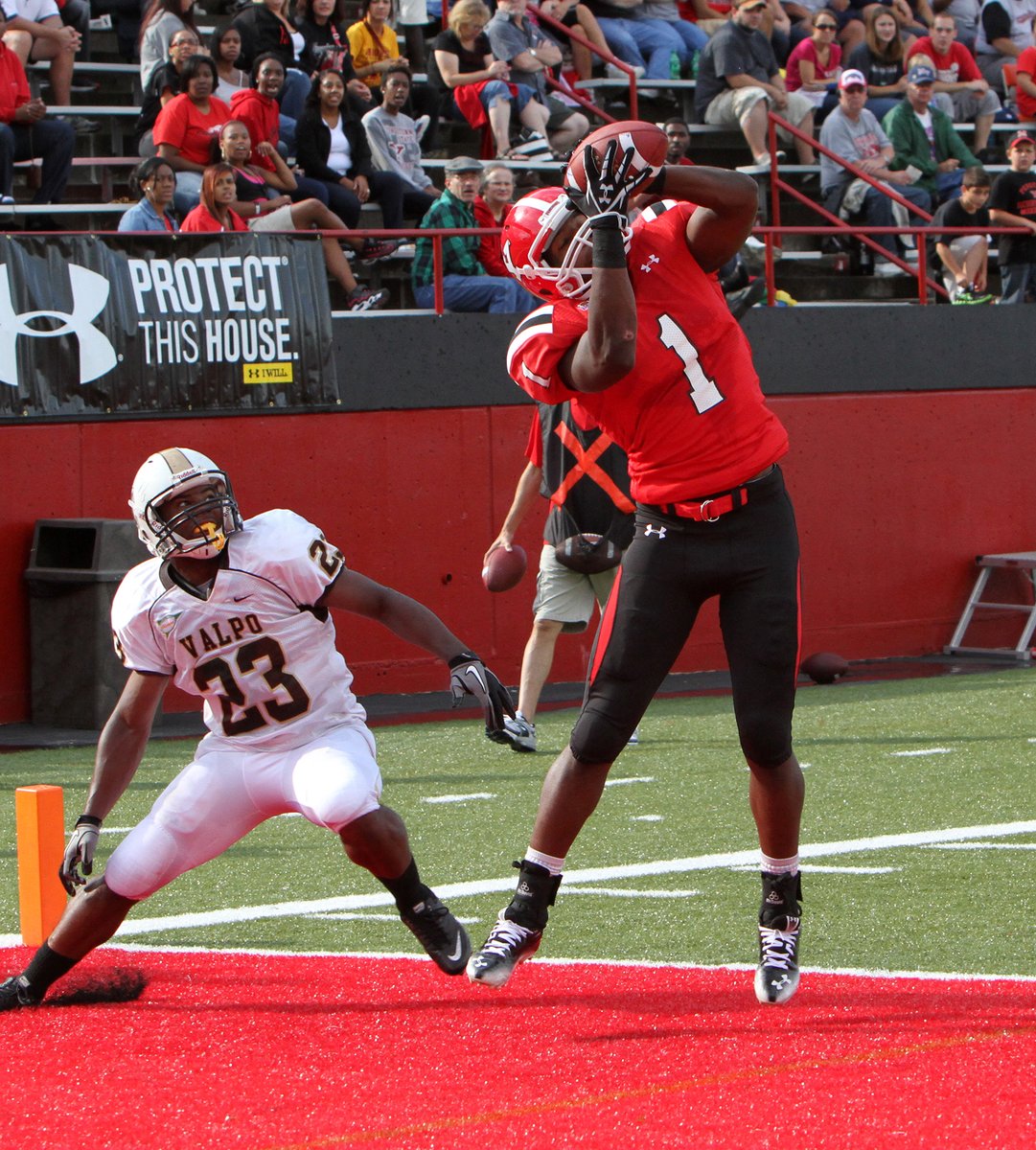 YoungstownStFB's tweet photo. In this #YSUMondayMoment we set a school-record with 7️⃣7️⃣ points in our 2011 home opener against Valparaiso ‼🐧🏈

📈 https://t.co/ixRc5gjII1

#GoGuins // #GritU https://t.co/JcnnY210Lq