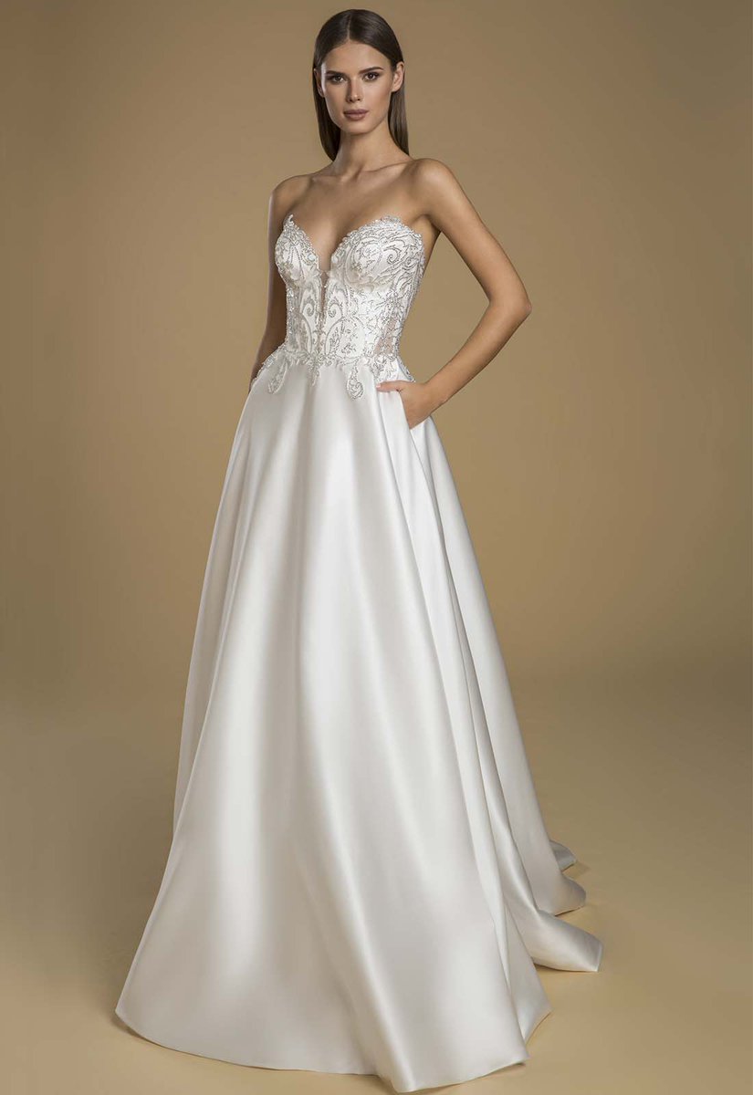 pninatornai's tweet photo. Which 2021 #LOVEbyPninaTornai gown would you say yes to?

Left: #Style14845
Right: #Style14860

Gowns available @KleinfeldBridal 
Photo: Dvir Kahlon
Makeup: Ortal Elimeleh 
Hair: Benjamin Ruimi https://t.co/vkyml4MnDt