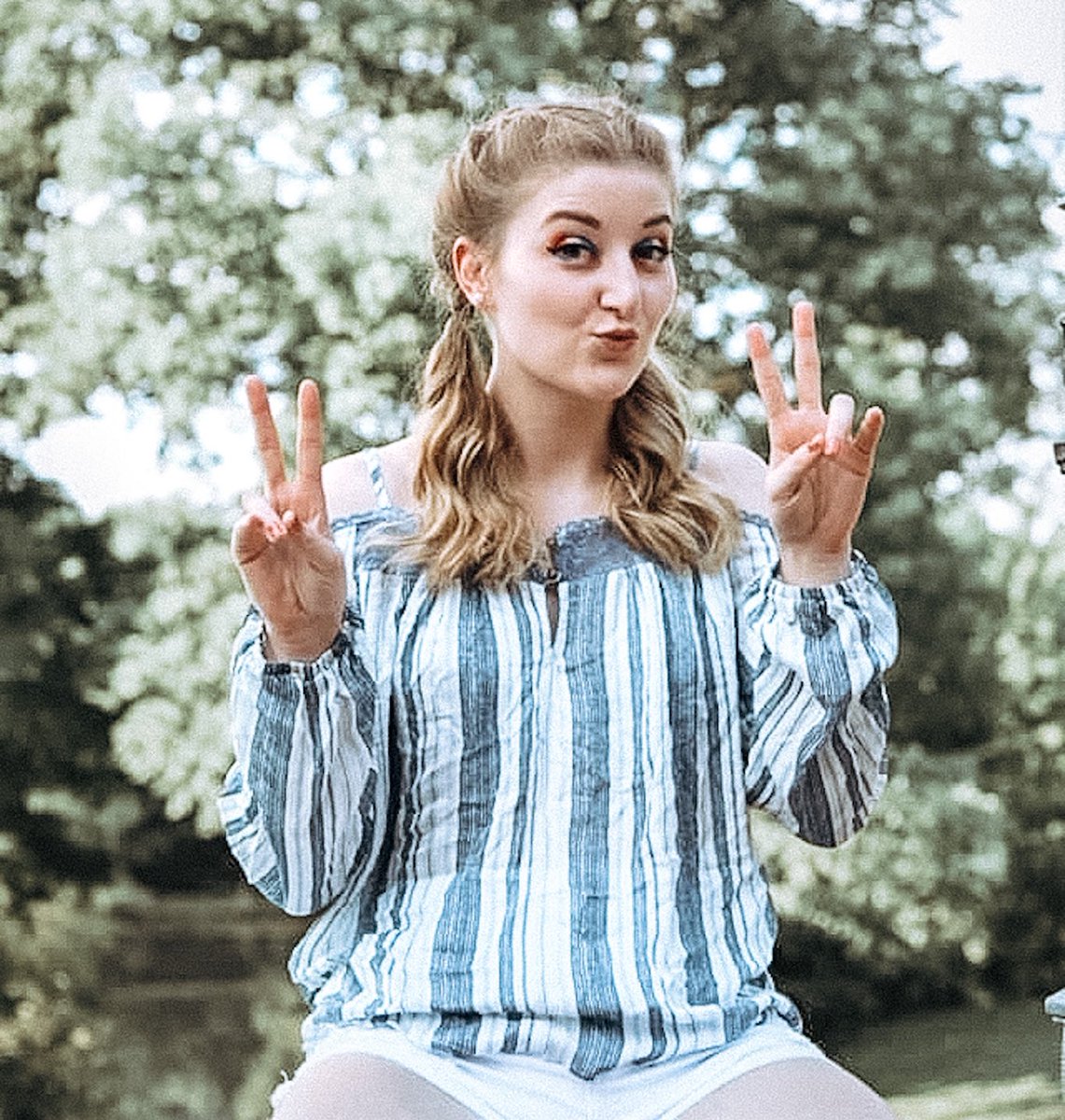 UofEPhiMu's tweet photo. 𝕋𝕎𝕆 days until recruitment! ✌🏼😝

Phi Mu is a place you can call 𝒽ℴ𝓂ℯ, offering sisters who will help you be your 𝒷ℯ𝓈𝓉 and experiences that will ℯ𝓃𝓇𝒾𝒸𝒽 your life. 💗✨ https://t.co/Ec1hySLk3w