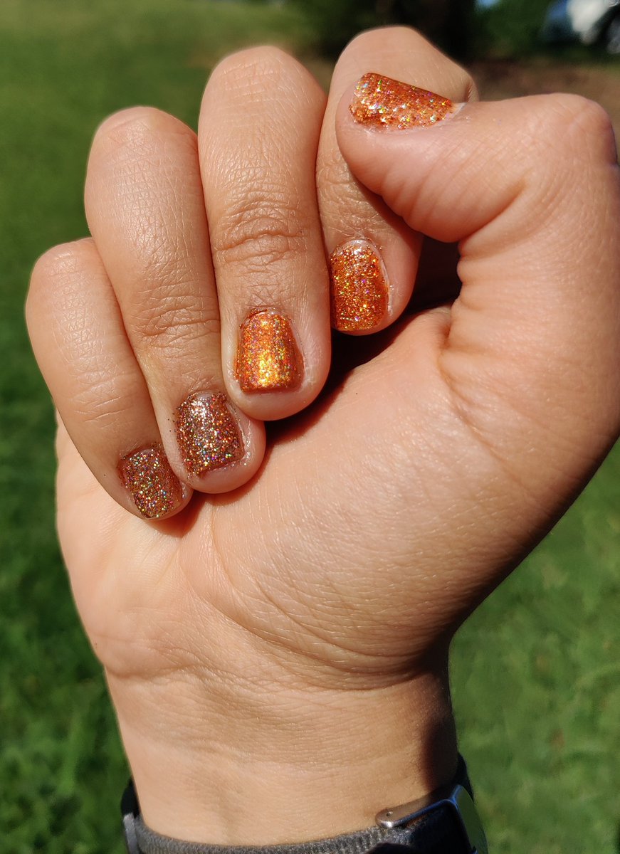 sslyva1n's tweet photo. @nailogical OG (ring and pinky) vs. New (thumb and pointer) Menchie and Zyler polishes! Orange drink @holotaco&amp; Dynamite by @FUNLACQUER on the middles. https://t.co/umf2IEEeYC