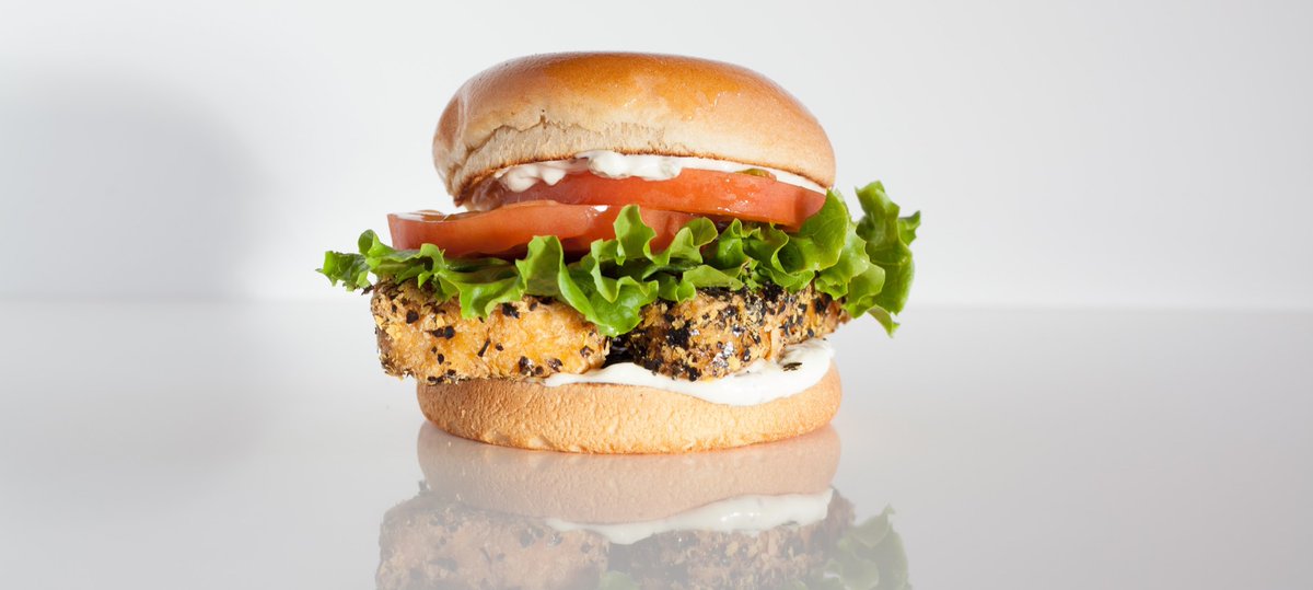 Earth_Burger's tweet photo. What do you call a fake fish? A De Koi. #fishpun #fishlesssandwich #plantbased #SATX #SanMarcos #EatemUpCats https://t.co/L6U6Sg9uxU