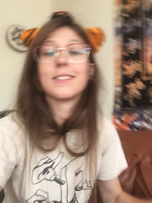 Good morning from your fav lazy fucker https://t.co/6hpqNOKMOy