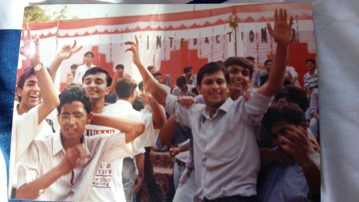 ASpaceB's tweet photo. @vijayshekhar Sir the one in left is you if I am not wrong ☺️ https://t.co/npNJjPAXn6