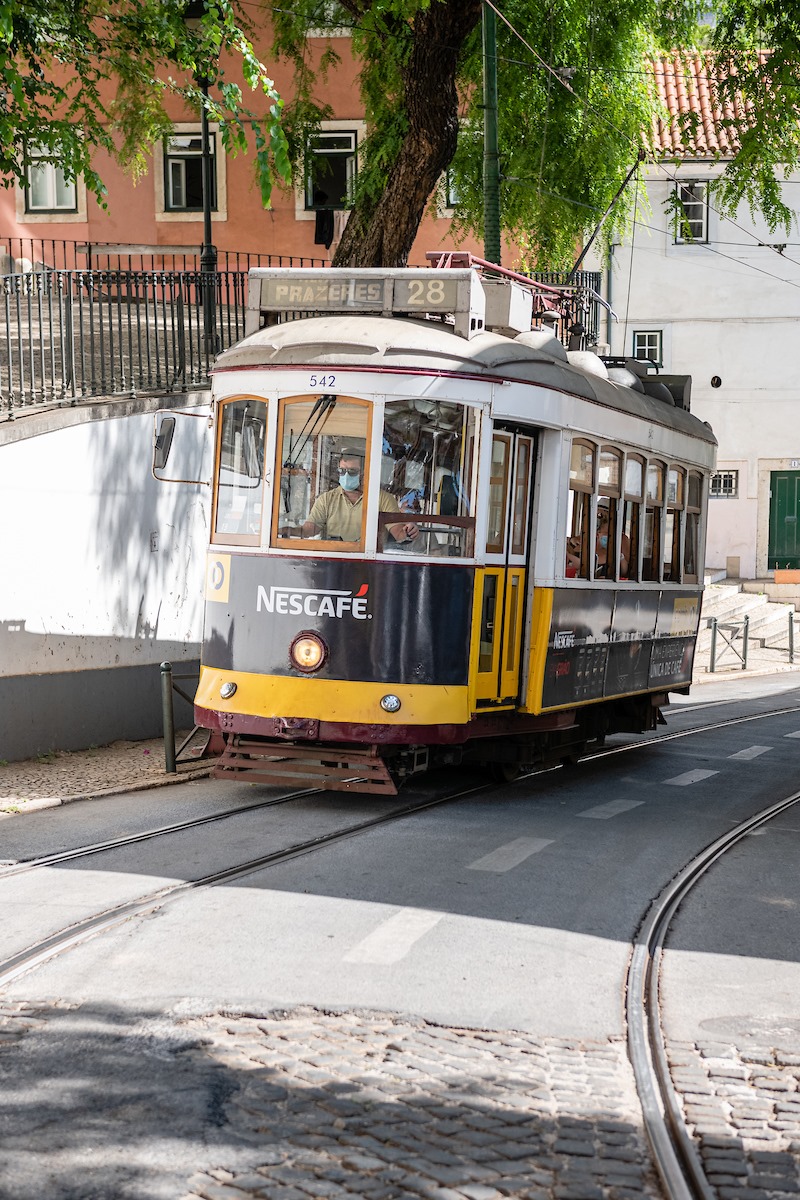 visit_lisboa's tweet photo. Did you know that under the benches of trams are boxes with sand.
On rainy or wetter days, the sand is dropped on the rails to ensure that the grip on the rails is complete and there are no slips.

#StaySafe
📍 Lisboa
📷 Ana Sofia Serra | CML https://t.co/wJxzioiB7S