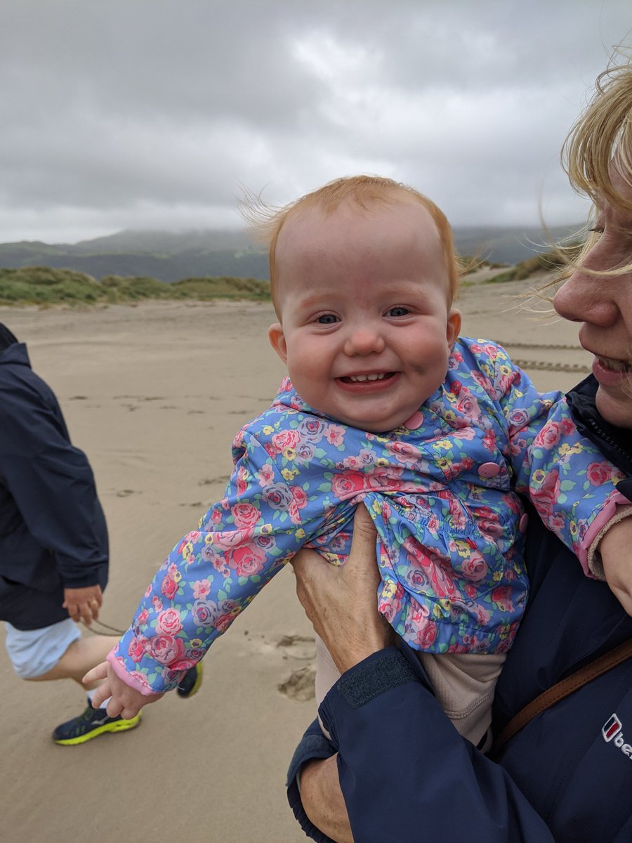 Claire_MCR's tweet photo. Barmouth Beach!! Baby's first trip to the seaside 💖⛱️🌧️🍦 #annualeave #ukation #StaycationMonday https://t.co/wqTgp9s1ZK