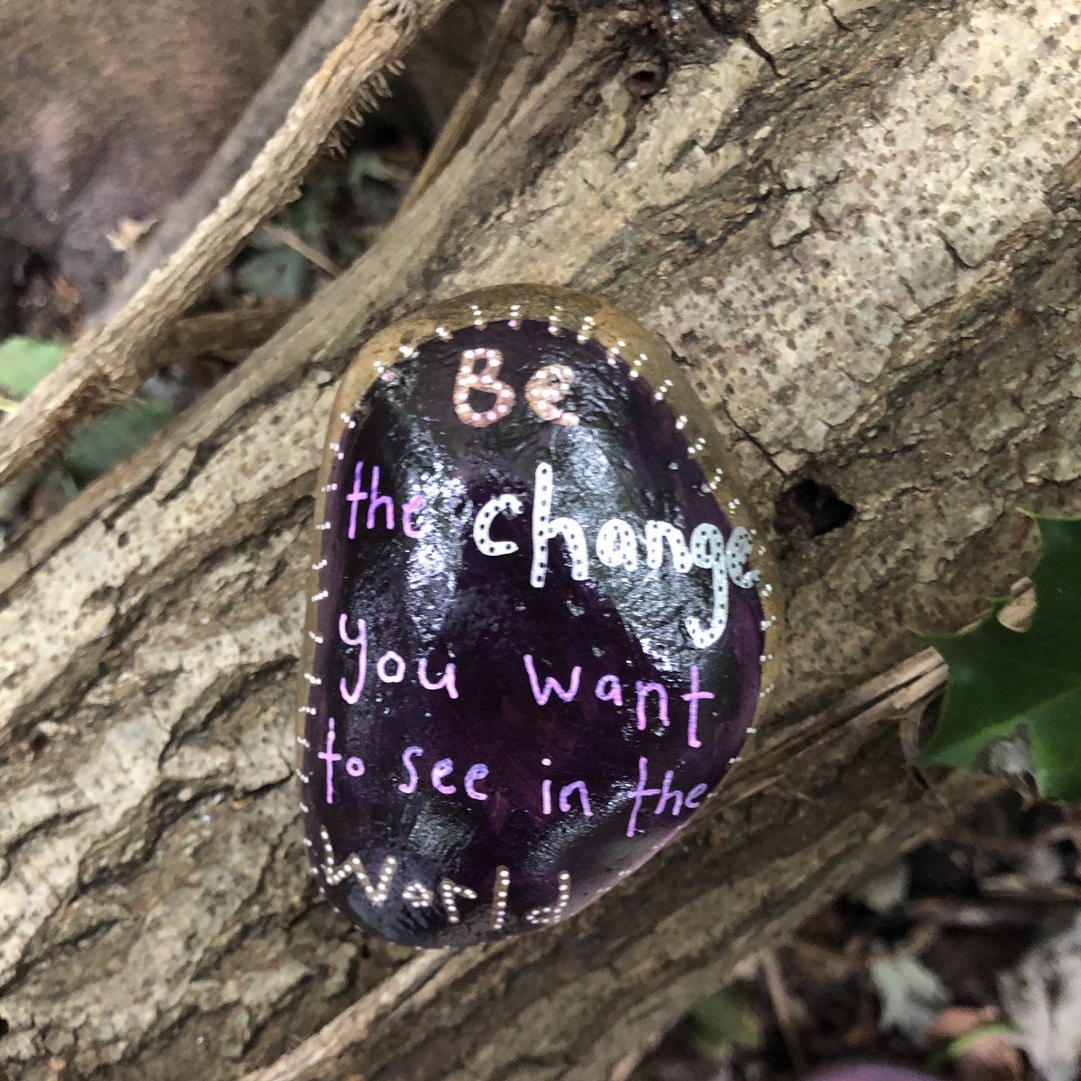 CompassionateRo's tweet image. Be the change you want to see in the world

This pebble honouring Mahatma Gandhi’s powerful quote

We hope it finds someone at a helpful time 💛🙏🏽💜

#pebbleswithpurpose #rockpainting #compassionaterocks #365daysofcompassion #bethechange #RandomActOfKindness #compassionrocks
