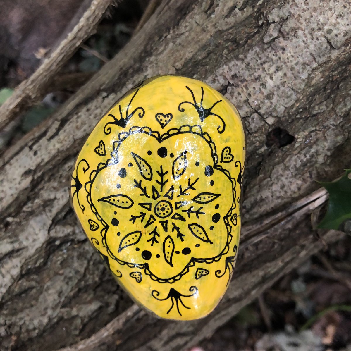 CompassionateRo's tweet image. Be the change you want to see in the world

This pebble honouring Mahatma Gandhi’s powerful quote

We hope it finds someone at a helpful time 💛🙏🏽💜

#pebbleswithpurpose #rockpainting #compassionaterocks #365daysofcompassion #bethechange #RandomActOfKindness #compassionrocks