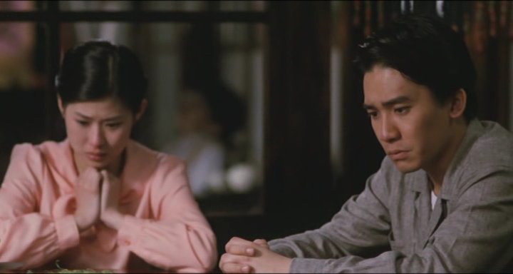 Audienceseye's tweet image. เฮียเหลียงเฉาเหว่ยนี่แอนตี้เผด็จการแน่นอน ถึงขั้นเคยข้ามมาเล่น A City of Sadness (1989) ที่พูดถึงเหตุการณ์ที่พรรคก๊กมินตั๋งสังหารหมู่ชาวไต้หวัน ที่พีคคือเล่นเป็นคนใบ้ (นัยยะถึงการถูกปิดปาก) เป็นหนังของโหวเซี่ยวเสียนที่เราชอบที่สุด หนึ่งในหนังเอเชียยอดเยี่ยมที่สุดตลอดกาล