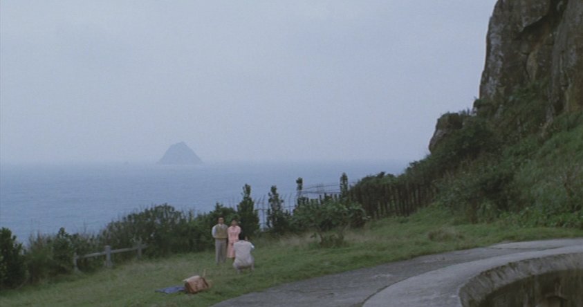 Audienceseye's tweet image. เฮียเหลียงเฉาเหว่ยนี่แอนตี้เผด็จการแน่นอน ถึงขั้นเคยข้ามมาเล่น A City of Sadness (1989) ที่พูดถึงเหตุการณ์ที่พรรคก๊กมินตั๋งสังหารหมู่ชาวไต้หวัน ที่พีคคือเล่นเป็นคนใบ้ (นัยยะถึงการถูกปิดปาก) เป็นหนังของโหวเซี่ยวเสียนที่เราชอบที่สุด หนึ่งในหนังเอเชียยอดเยี่ยมที่สุดตลอดกาล