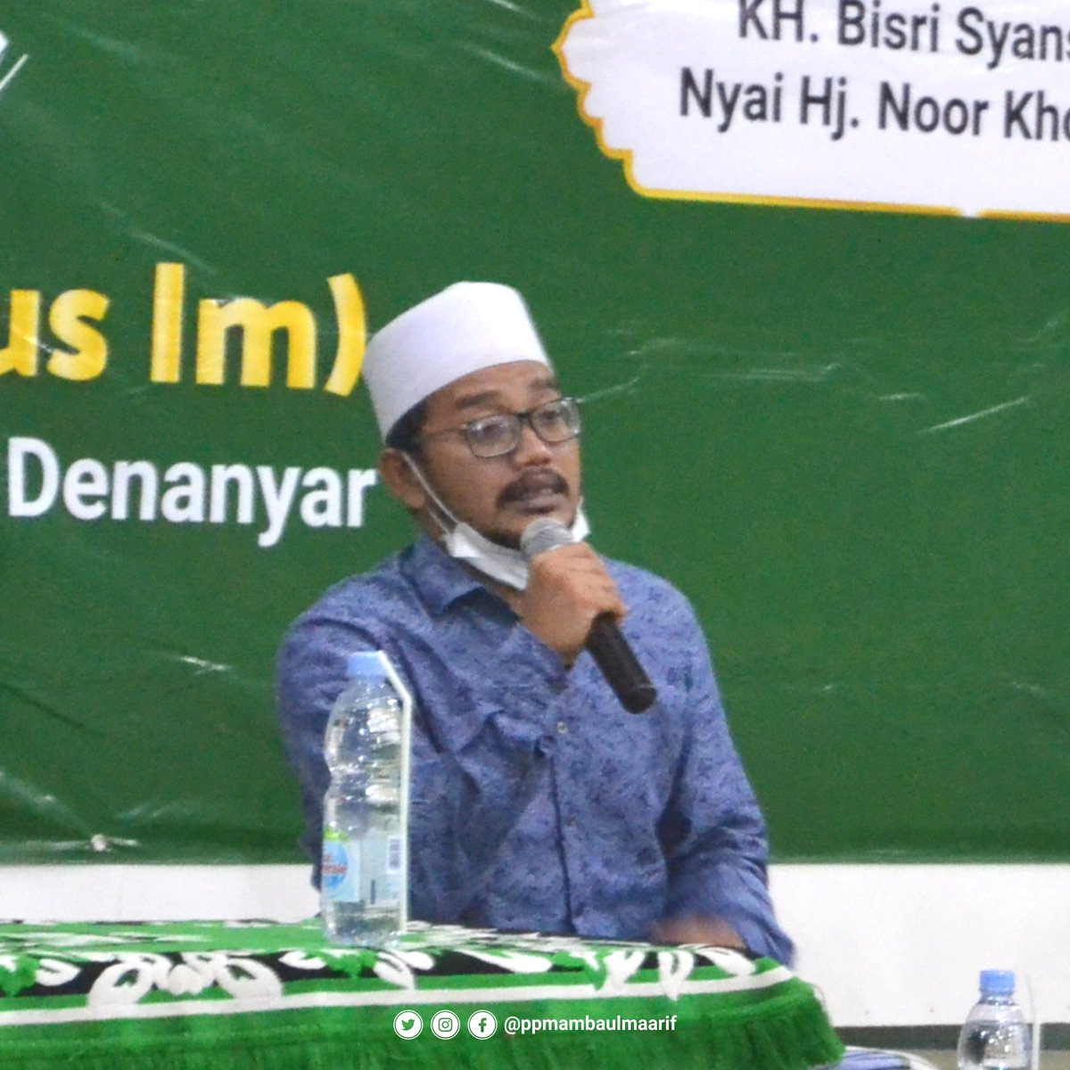 ppmambaulmaarif's tweet photo. Doa bersama untuk mengenang 40 hari wafatnya KH. Hasyim Wahid (Gus Im) bersama Masyayikh dan Santri Pondok Pesantren Mamba'ul Ma'arir
#ppmambaulmaarif #santridenanyar #pondokdenanyar #gusim https://t.co/rkqWI1tQM4