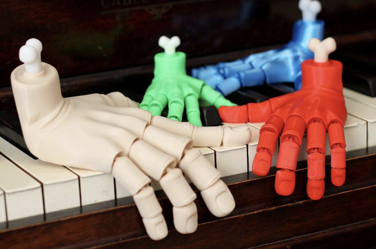 Cults3D's tweet photo. 🖐 This awesome Flexi Hand is an articulated print-in-place model that needs no supports, no assembly, and prints great with PLA.
💜 3D model: https://t.co/lNgdA7RiKA
💡 Designed by Dan Sopala https://t.co/c5VqHftIkD