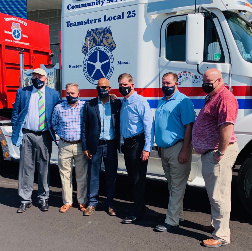 LOCAL_718's tweet image. #Local718 EBoard joined #Boston Mayor @marty_walsh &amp;amp; other #Labor leaders at the Greater #Boston #LaborDay Rally. L-R @massaflcio Pres. Tolman @local_718 Leg. Agent Sanders, @local718pres Soares, Mayor Walsh, @local_718 VP Sarro, @Local_718 D1 E-Bd. Rep. Greeley #recovery