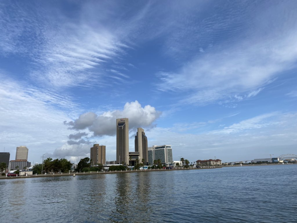 bf_rentals's tweet photo. What a day to #jetski in @VisitCCTexas @godowntowncc https://t.co/w1m1bAyIE9