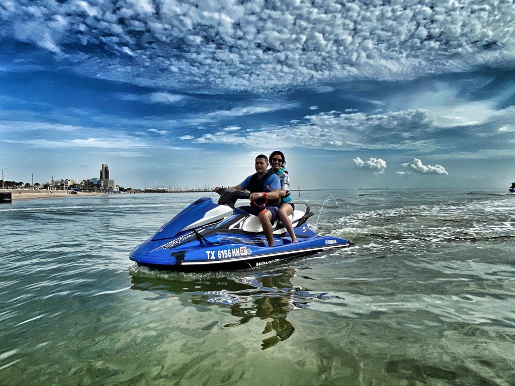 bf_rentals's tweet photo. What a day to #jetski in @VisitCCTexas @godowntowncc https://t.co/w1m1bAyIE9