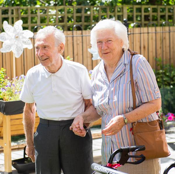 AgeUKBerks's tweet photo. @careuk are hosting a 6-week online advanced dementia course! It will provide insights on what it's like to live with #dementia, as well as guidance. 💙
For details on how to book your place visit https://t.co/ErA1VuxZwj. https://t.co/KJW1D92kAW