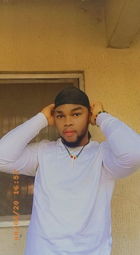 ILOBAVICTOR4's tweet photo. I'm a full main course 😊, Who wants to order? 😋

#BigBrother 
#LILOchooseMORE 
#RespectTacha 
#Burna
#EricaGoFundMe https://t.co/zLSr85JoOu