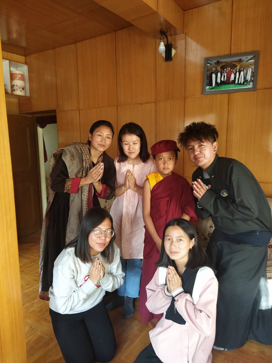 YLadakh's tweet photo. On Teacher’s Day 
5th September, 
The Office of Young Drukpa Association YDA, Ladakh sent greetings and regards to the Drukpa Masters in Ladakh.
Happy Teacher’s Day to all the Gurus and Spiritual Masters of Drukpa Lineage.
#Drukpa #Ladakh #India #teachersday #Guru #Master https://t.co/OdNPF509Un
