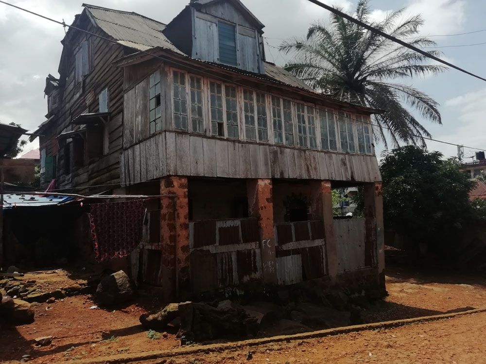 vslproperty's tweet photo. Property for sale at Doherty Street in the east of #Freetown. It sits on approx 1.5 Town lots. #VSLPROPERTY - #Rental, #Sales, #Mangement & #Leases in #SierraLeone https://t.co/VRXCWRkAHe
#SaloneTwitter https://t.co/hhBYRNzD82